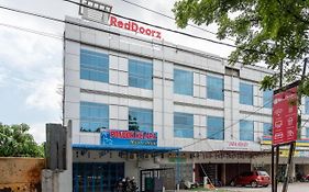 RedDoorz near Manhattan Square Medan